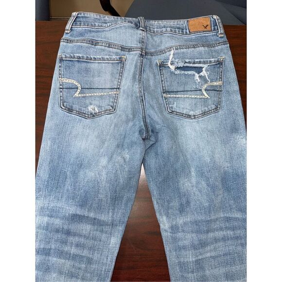 American Eagle Stretch Button Fly Tomgirl Distressed Jeans Size 2 - Picture 4 of 10